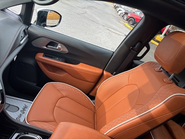 New 2026 Chrysler Pacifica Pinnacle w/ Trailer Tow Group image 19