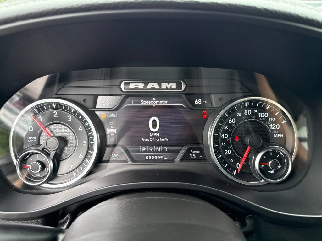 Used 2022 RAM 1500 Laramie AWD/4WD image 11
