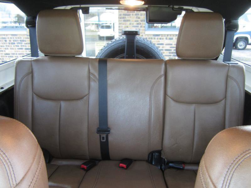 Used 2015 Jeep Wrangler Unlimited Sahara AWD/4WD image 42