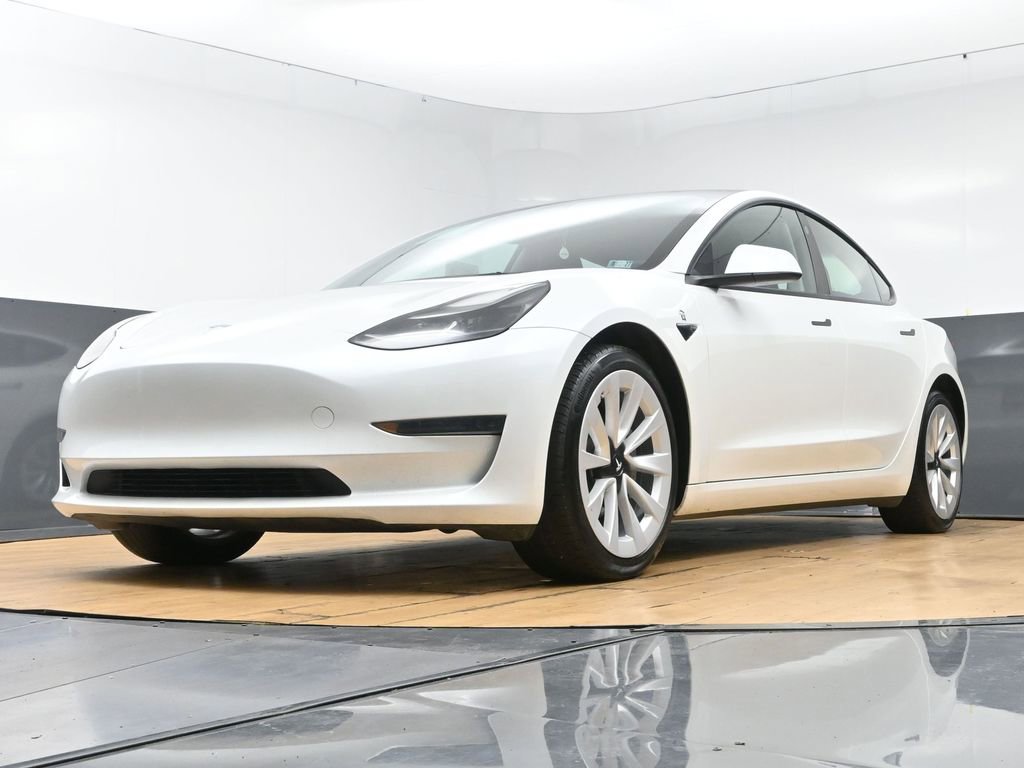 Used 2023 Tesla Model 3 Standard Range image 31