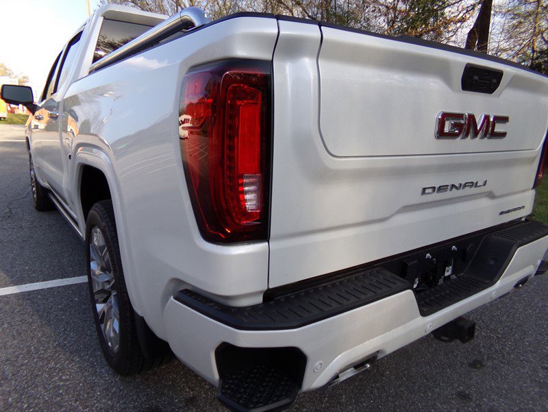 Used 2025 GMC Sierra 1500 Denali image 9