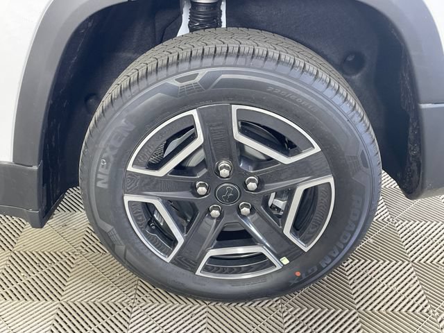 New 2026 Jeep Cherokee Laredo AWD/4WD image 15