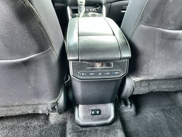 Used 2021 Toyota Highlander L FWD image 23