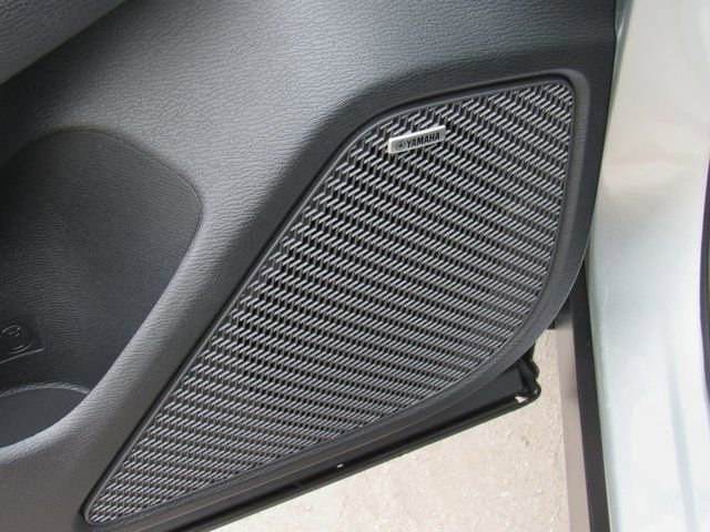 New 2026 Mitsubishi Outlander ES image 12