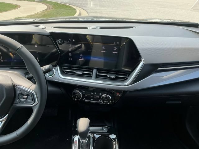 New 2026 Chevrolet Trax ACTIV w/ Sunroof Package FWD image 24