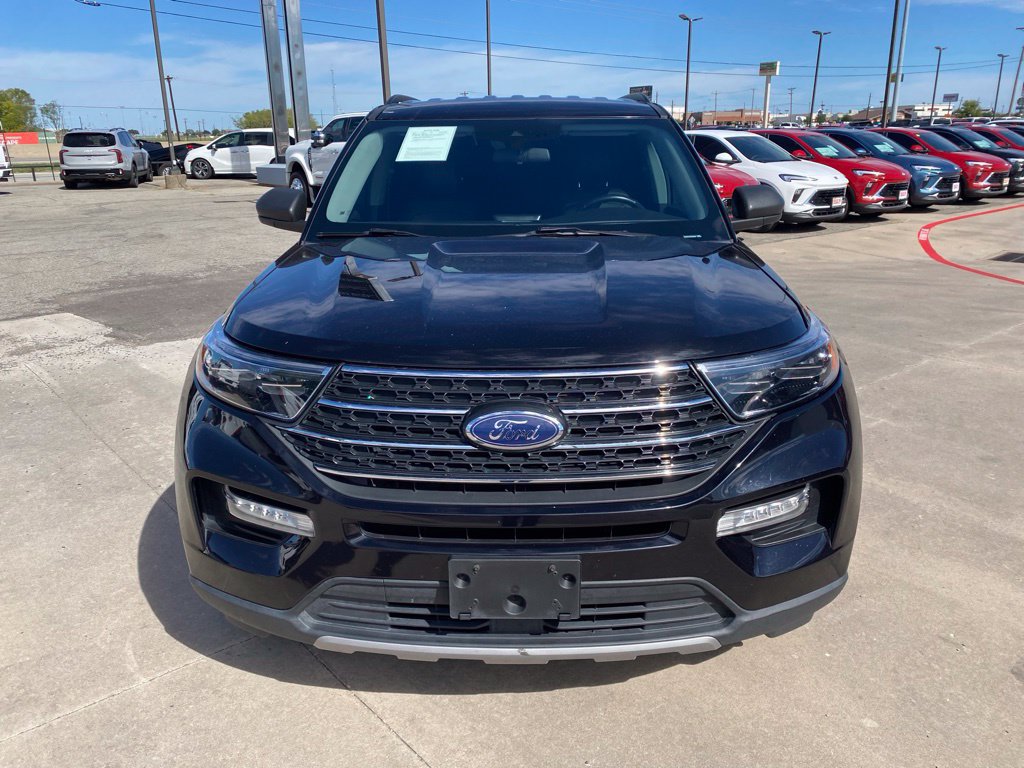 Used 2022 Ford Explorer XLT w/ Equipment Group 202A AWD/4WD image 8
