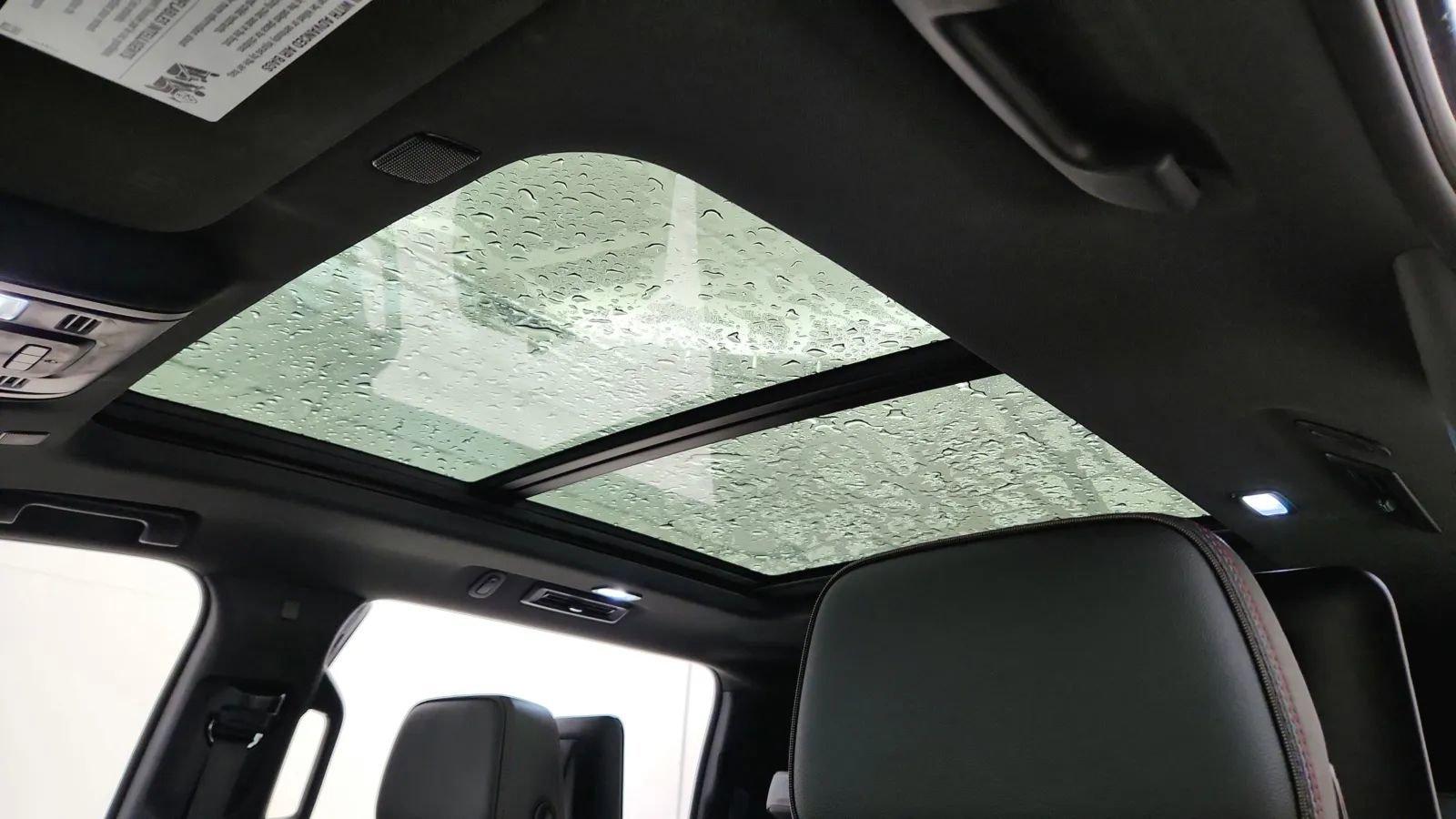 Used 2022 Chevrolet Suburban RST w/ Sport Performance Package image 29