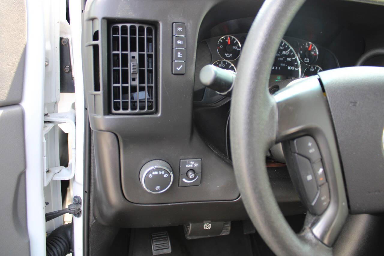 Used 2014 GMC Savana 1500 LT w/ LT Preferred Equipment Group RWD image 18