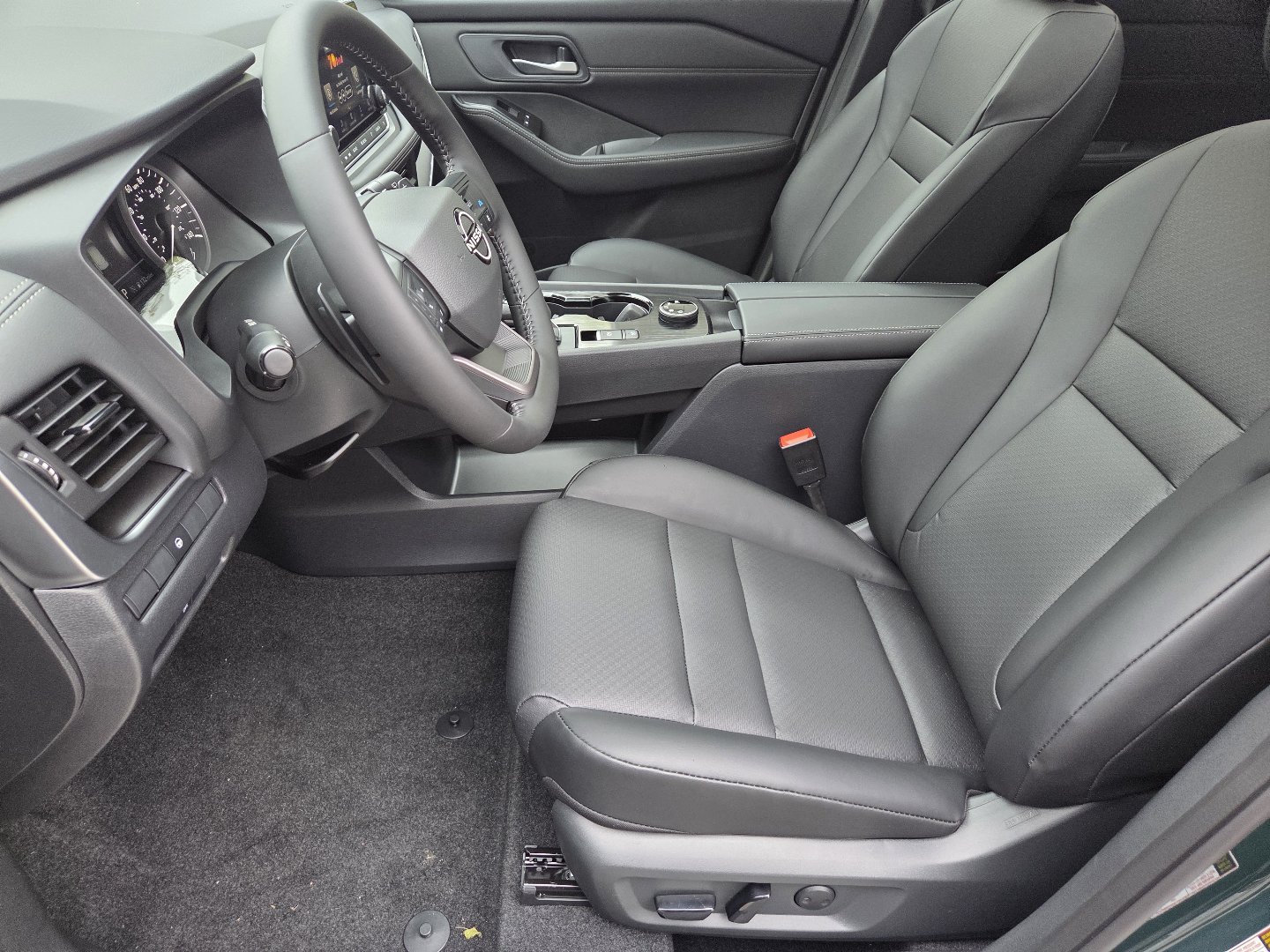 New 2026 Nissan Rogue Dark Armor AWD/4WD image 28