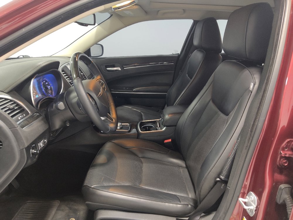 Used 2017 Chrysler 300 C image 17