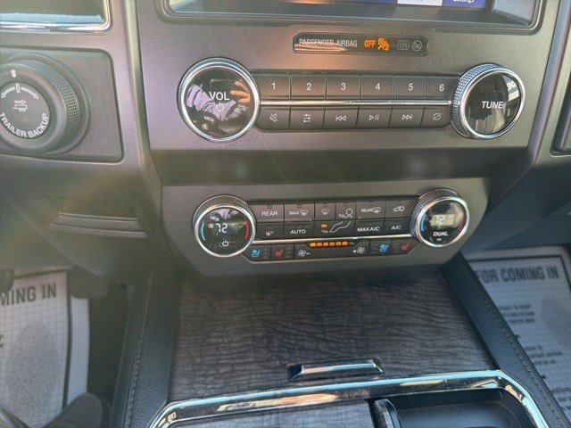 Used 2020 Ford Expedition Limited image 28