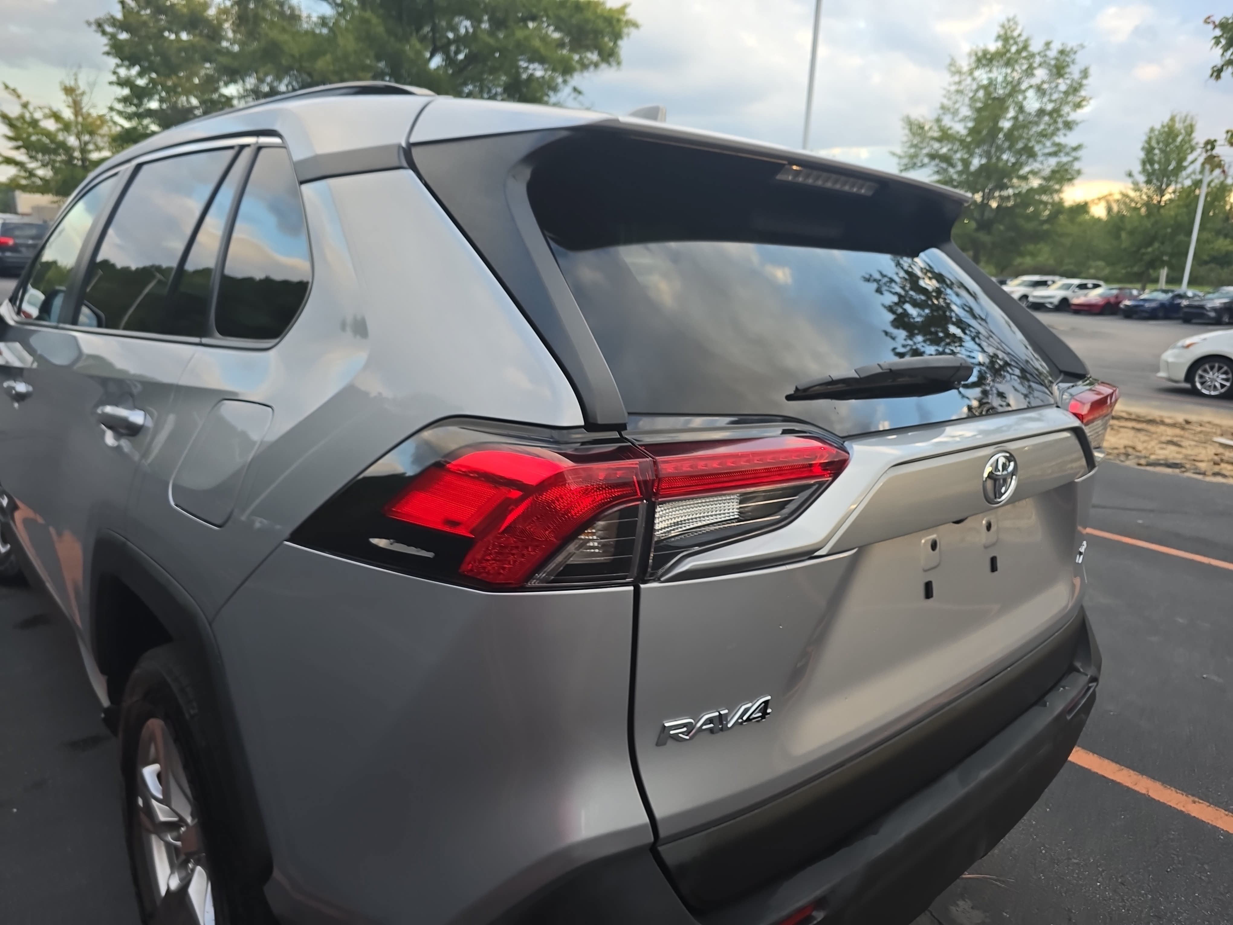 Used 2024 Toyota RAV4 XLE FWD image 35
