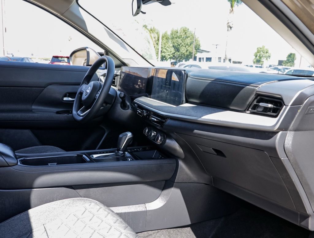 Used 2025 Nissan Kicks SV FWD image 19