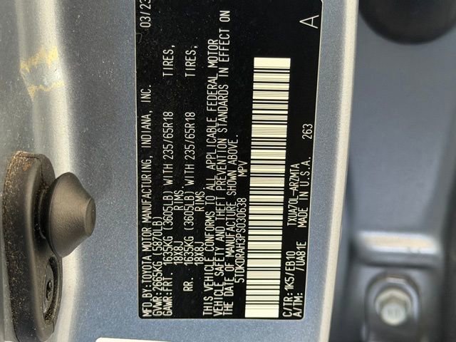 Used 2023 Toyota Highlander XLE FWD image 28