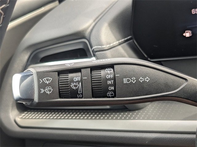 Used 2025 Chevrolet Traverse LT image 25