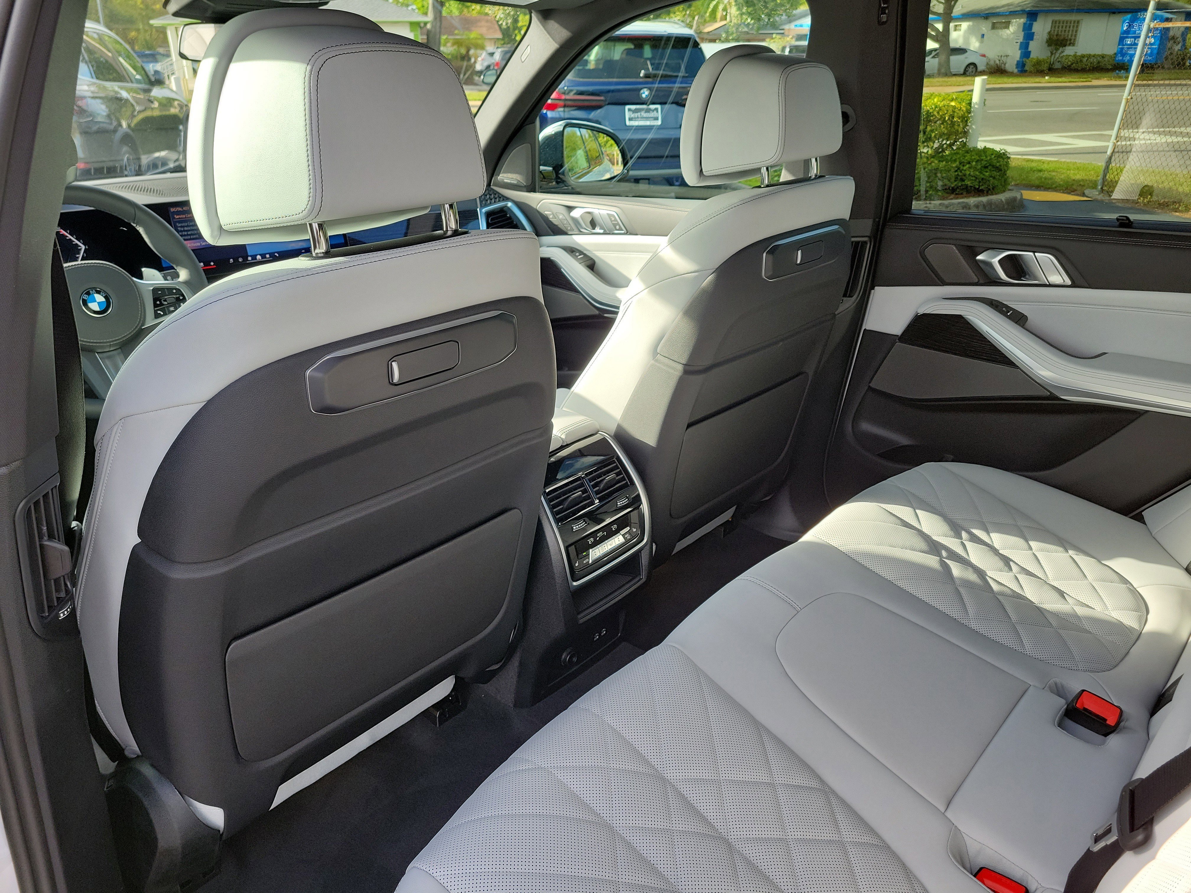 New 2026 BMW X5 xDrive40i w/ M Sport Package image 9