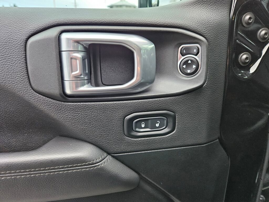 Used 2021 Jeep Wrangler Unlimited Sahara image 17