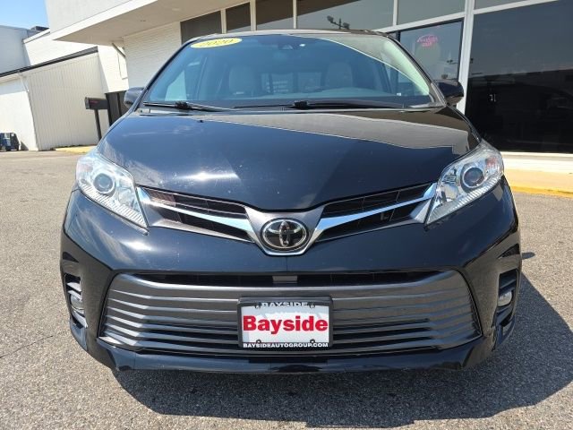 Used 2020 Toyota Sienna XLE w/ XLE Navigation Package AWD/4WD image 4