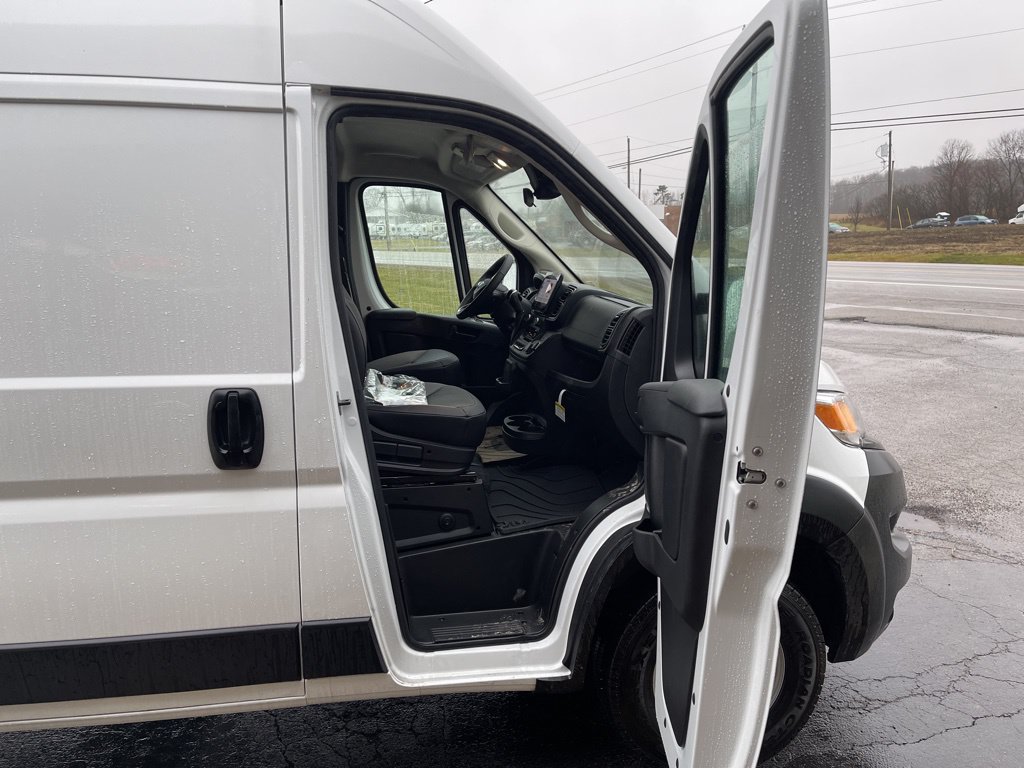 New 2025 RAM ProMaster 3500 w/ Premium Convenience Group FWD image 9