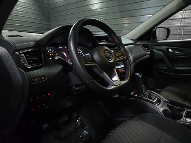 Used 2019 Nissan Rogue SV image 10