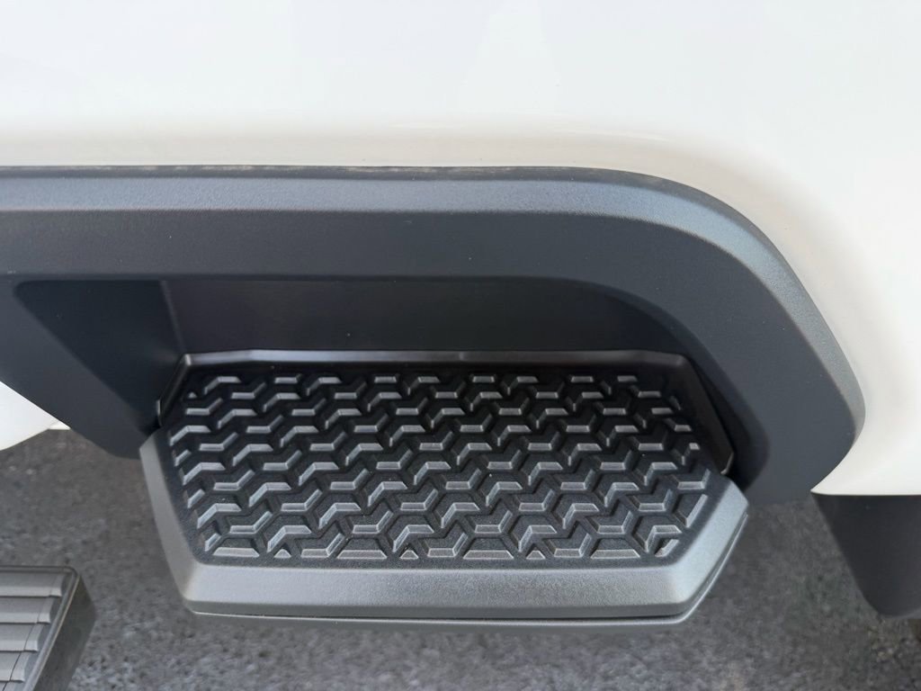 Used 2025 Chevrolet Silverado 2500 Custom w/ Custom Value Package image 30