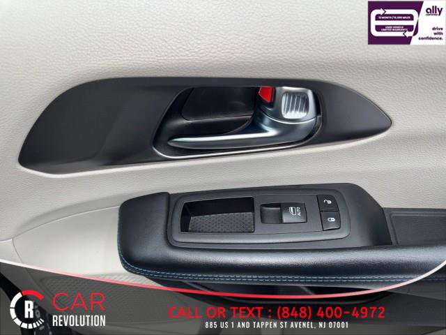 Used 2021 Chrysler Pacifica Touring-L image 41