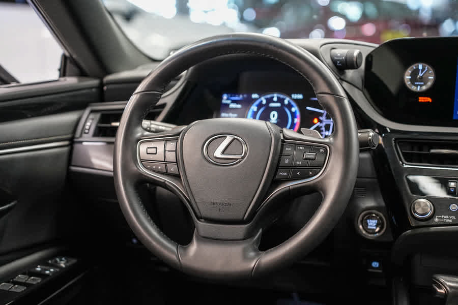 Used 2024 Lexus ES 350 w/ Accessory Package (Z2) FWD image 16