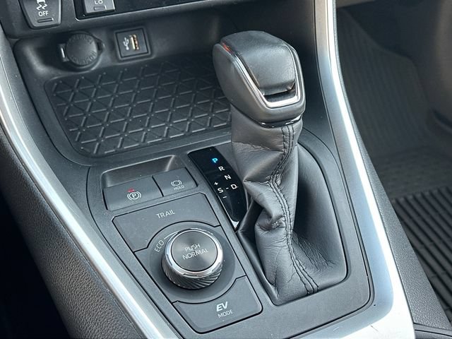 Used 2023 Toyota RAV4 XLE Premium AWD/4WD image 26