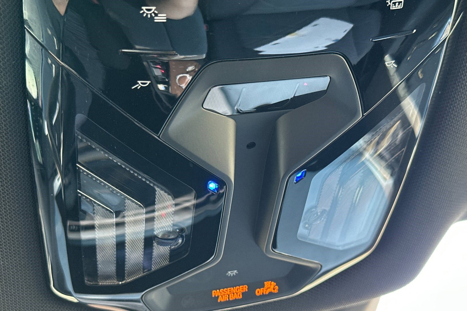 Used 2023 BMW iX xDrive50 w/ Premium Package image 24