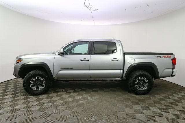 Used 2019 Toyota Tacoma TRD Off-Road AWD/4WD image 6