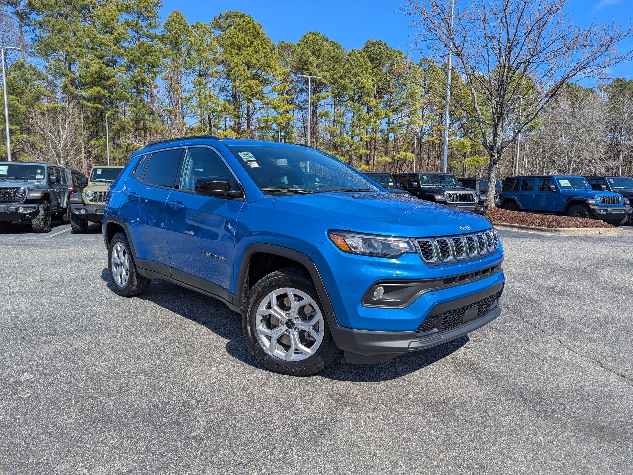 Certified 2025 Jeep Compass Latitude image 3