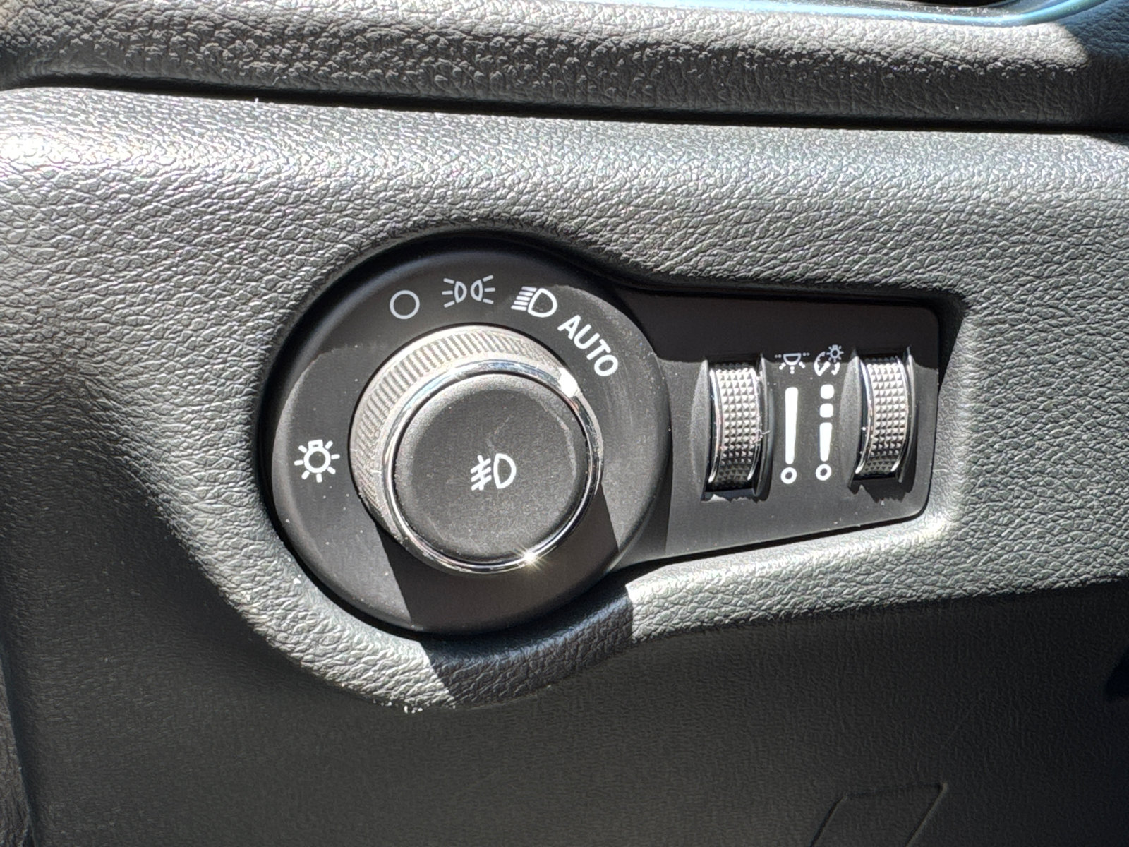 New 2026 Chrysler Pacifica Pinnacle FWD image 37