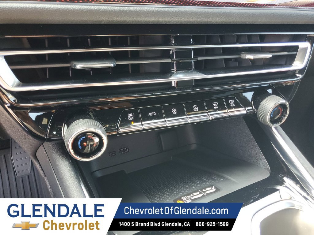 New 2026 Chevrolet Traverse RS w/ LPO, Floor Liner Package FWD image 29