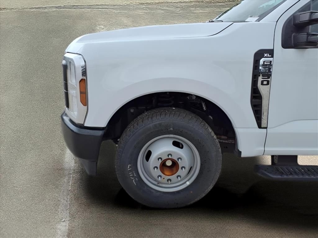 Used 2024 Ford F350 XL image 17