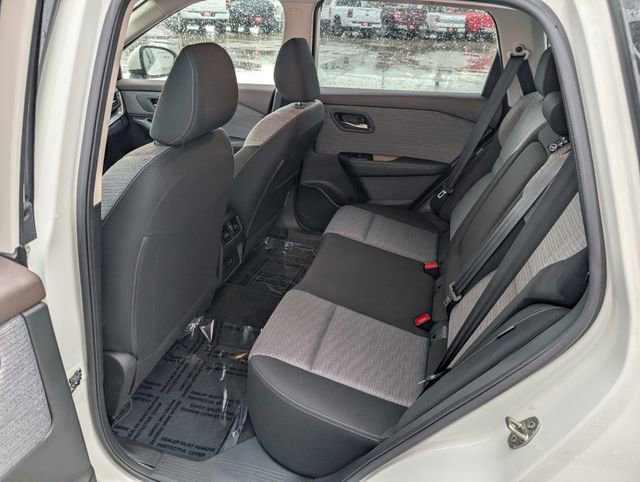 Used 2023 Nissan Rogue SV AWD/4WD image 19