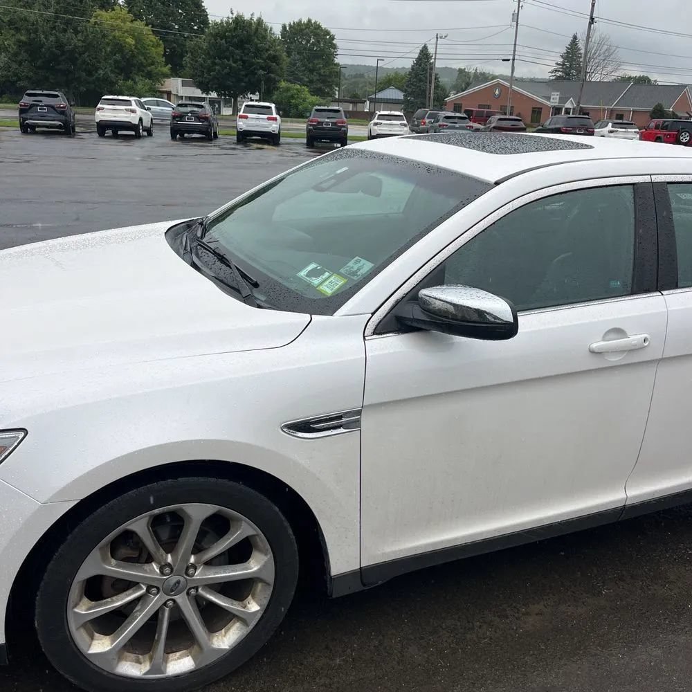 Used 2013 Ford Taurus Limited AWD/4WD image 2