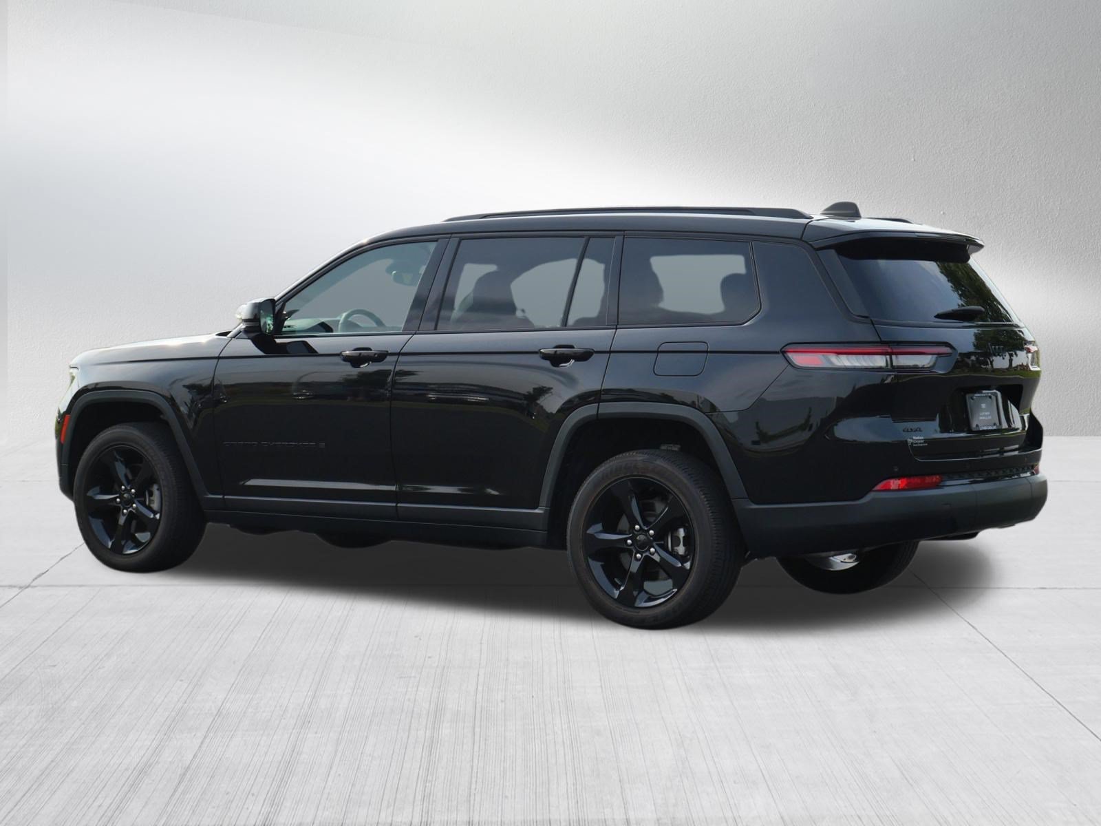 Used 2024 Jeep Grand Cherokee L Altitude AWD/4WD image 4