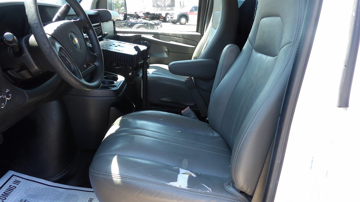 Used 2015 Chevrolet Express 2500 RWD image 8