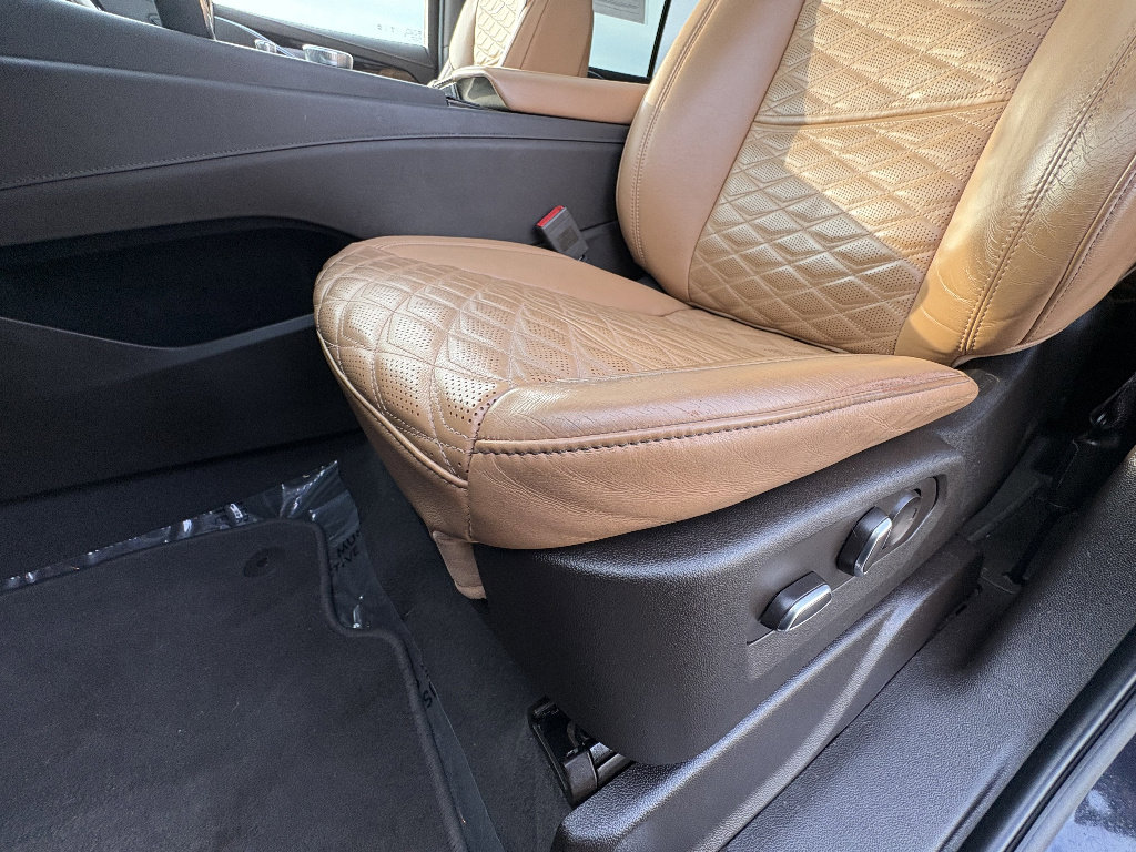 Used 2023 Cadillac Escalade Premium Luxury w/ LPO, Radiant Package AWD/4WD image 31