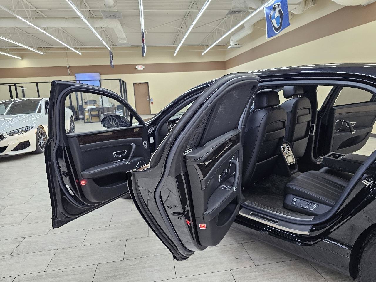 Used 2014 Bentley Flying Spur W12 AWD/4WD image 16