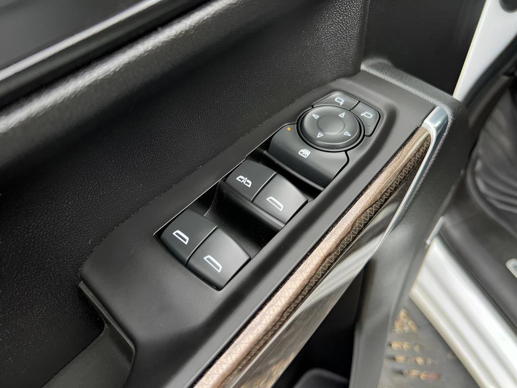 Used 2021 Chevrolet Silverado 1500 LT Trail Boss w/ Convenience Package II AWD/4WD image 13