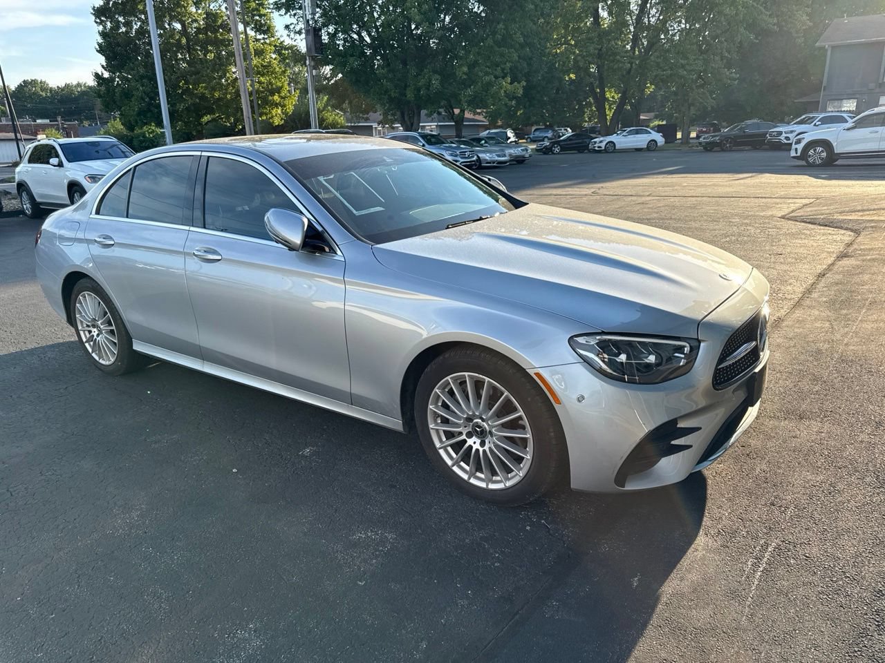 Used 2022 Mercedes-Benz E 350 4MATIC Sedan image 5