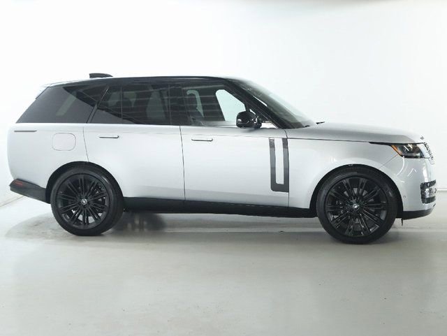 Certified 2025 Land Rover Range Rover SE image 10