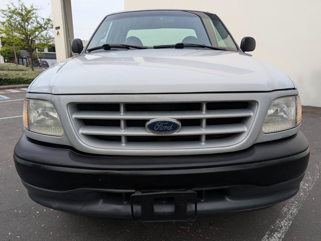 Used 1999 Ford F150 Lariat RWD image 3