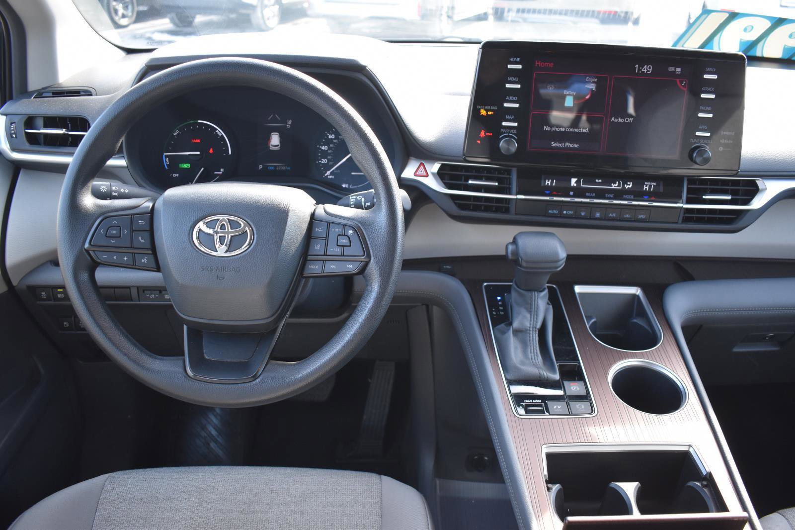 Used 2024 Toyota Sienna LE image 18