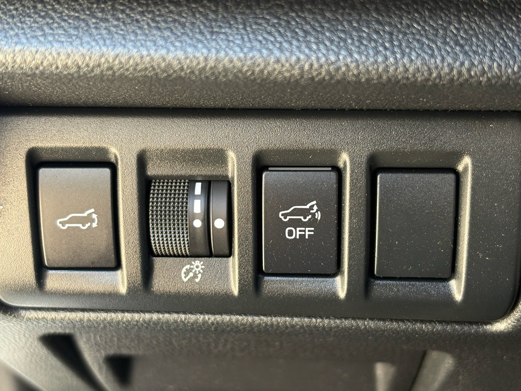 Used 2020 Subaru Outback Touring AWD/4WD image 13