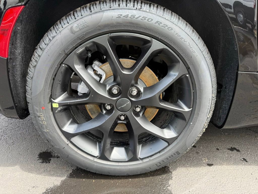 New 2027 Chrysler Pacifica Limited AWD/4WD image 47