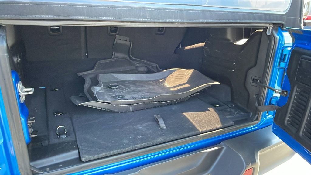 Used 2024 Jeep Wrangler Unlimited w/ Convenience Group image 32