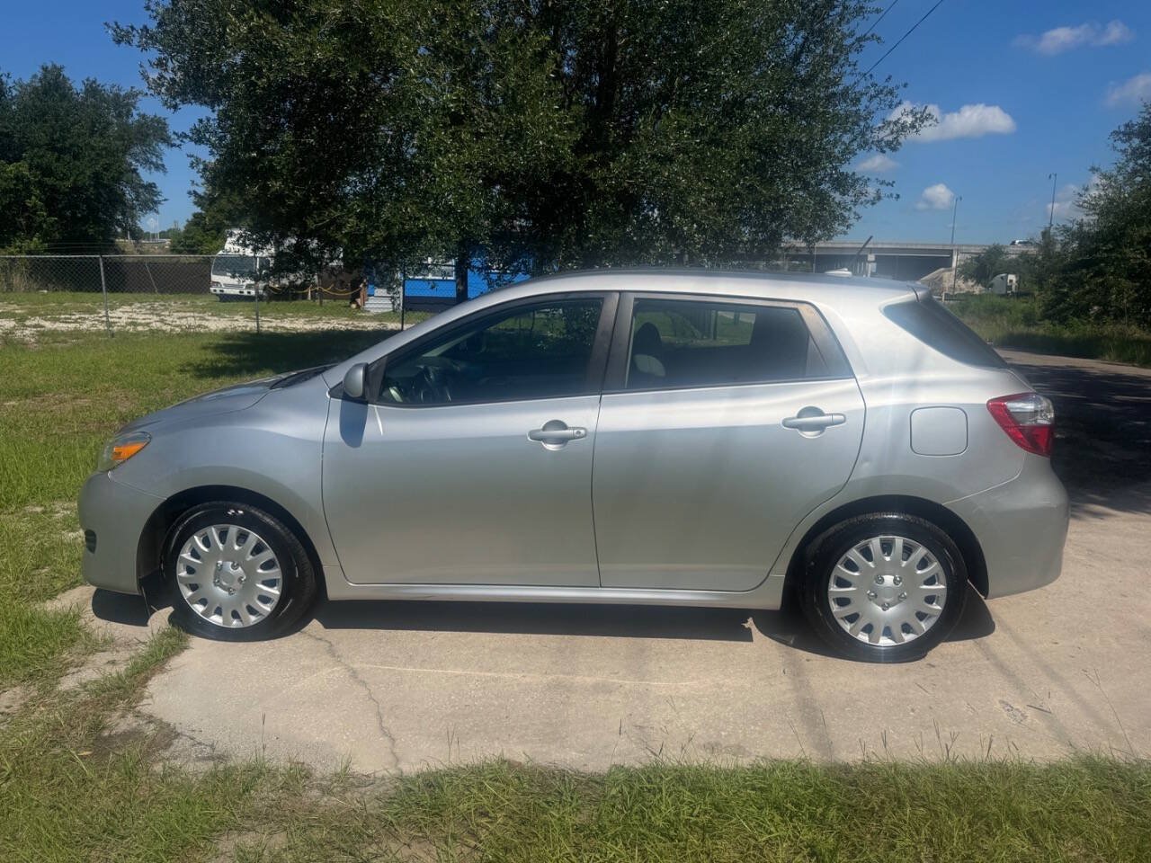 Used 2009 Toyota Matrix FWD image 6