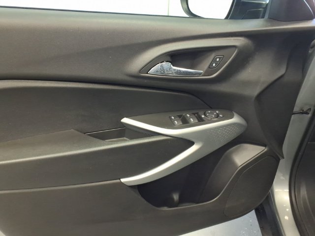 Certified 2024 Chevrolet Trax LS w/ LS Convenience Package FWD image 11